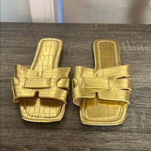 SHEIN Gold Croc-Embossed Flats